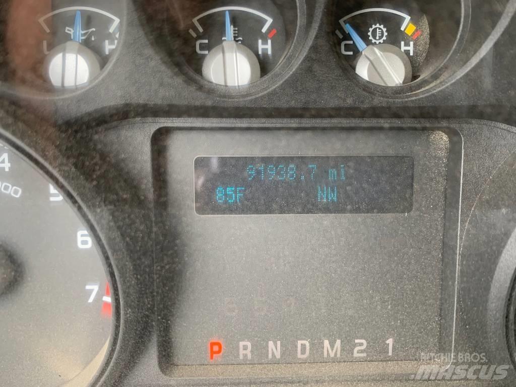 Ford F 350 貨箱式卡車