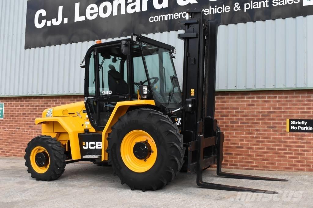JCB 940 伸縮臂操作車