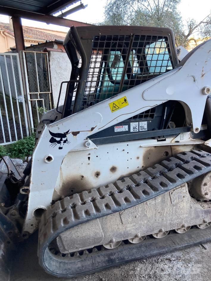Bobcat T 300 滑移轉向裝載機