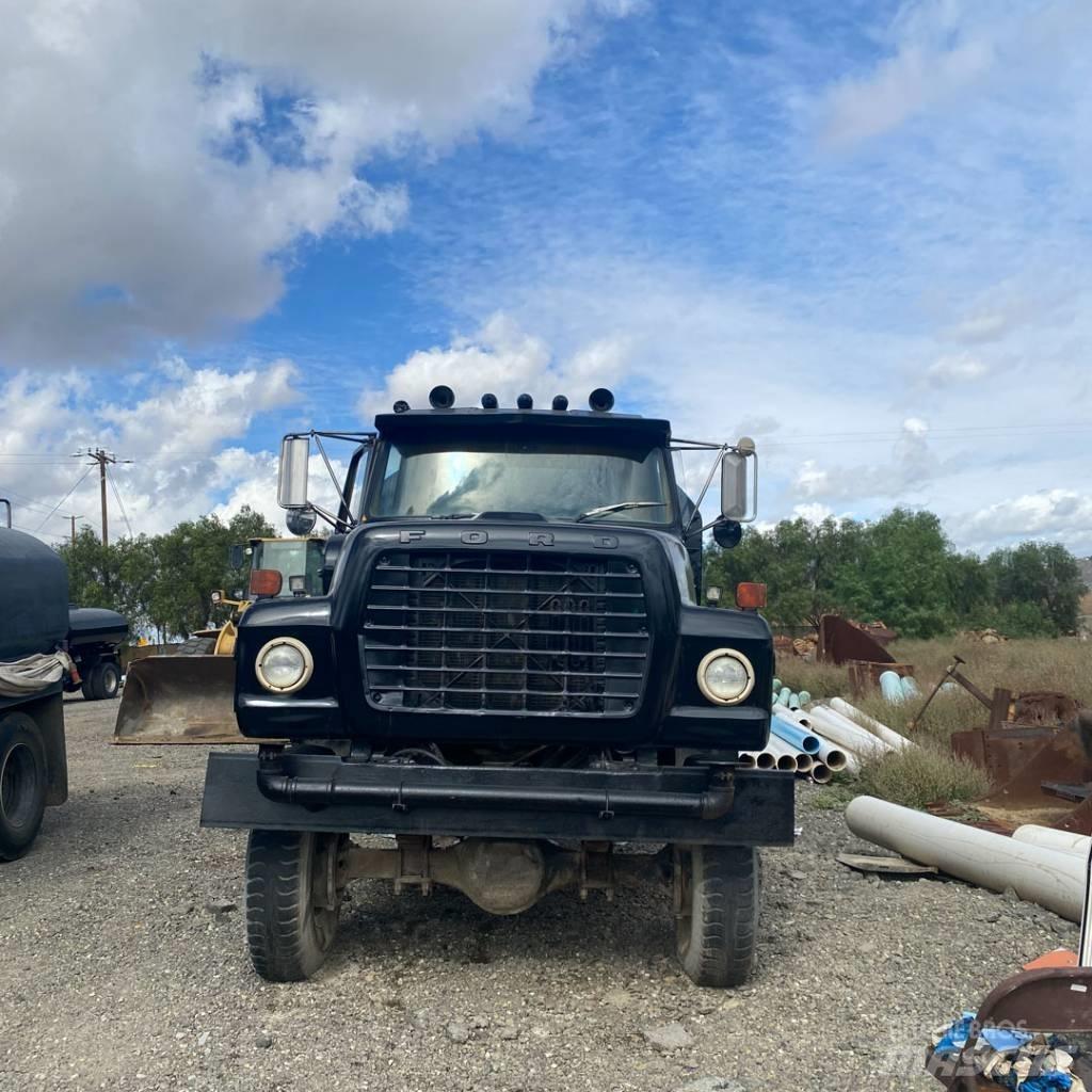 Ford 6 x 6 水車