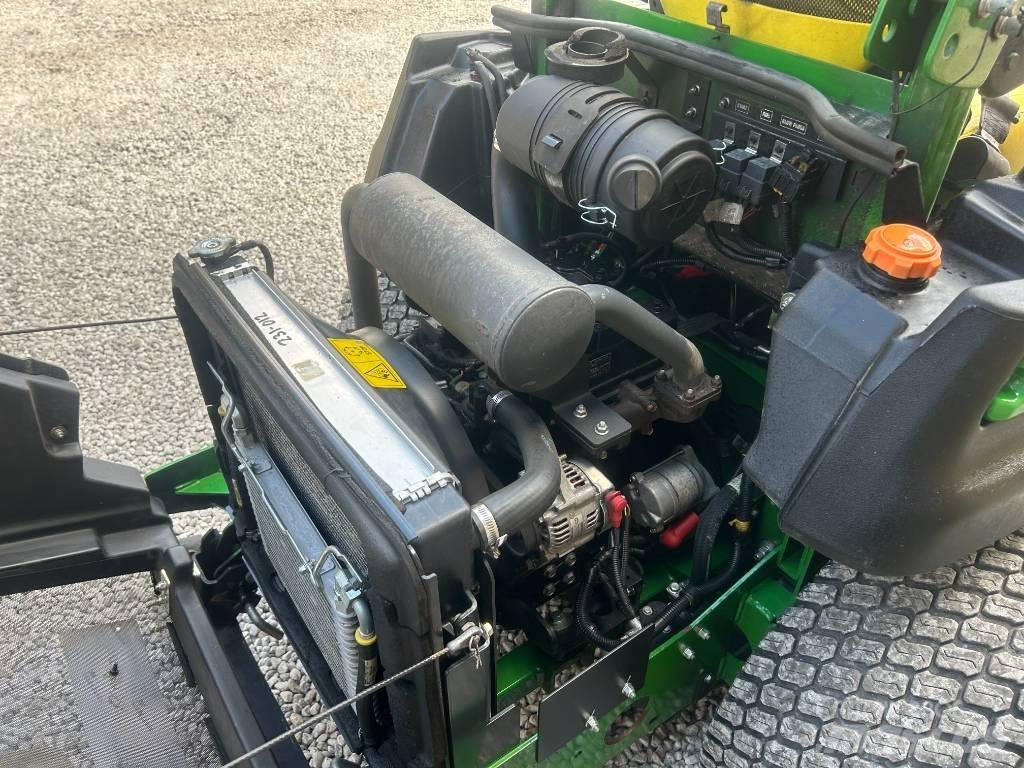 John Deere 997 零迴轉割草機