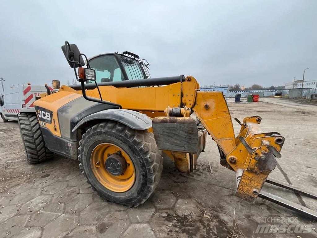 JCB 535-125 伸縮臂操作車