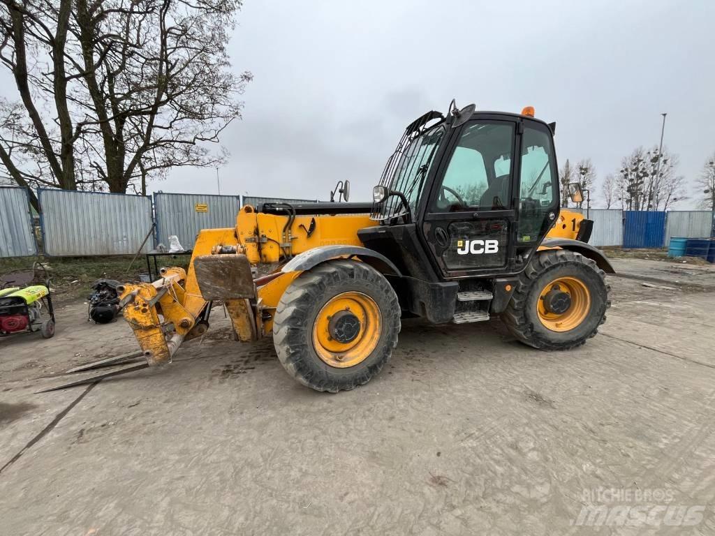JCB 535-125 伸縮臂操作車