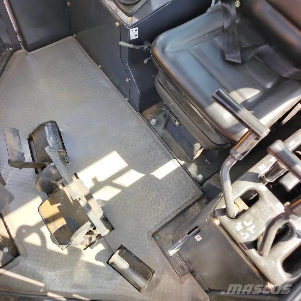 Shantui SD 32 履帶推土機