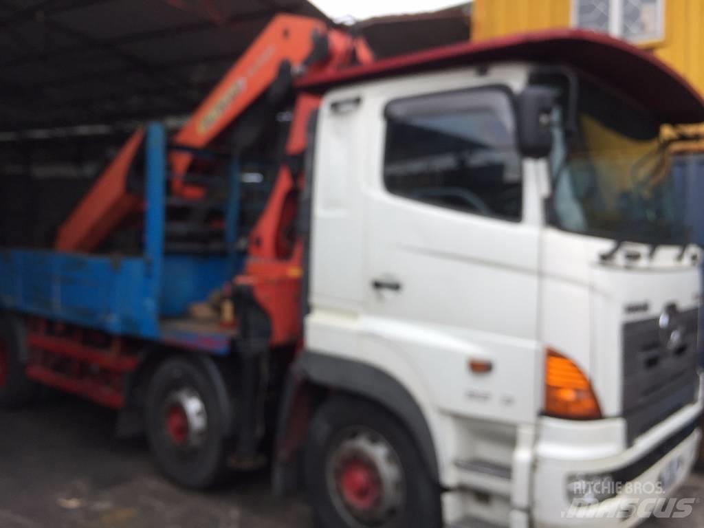 Hino 700 FY 起重機卡車