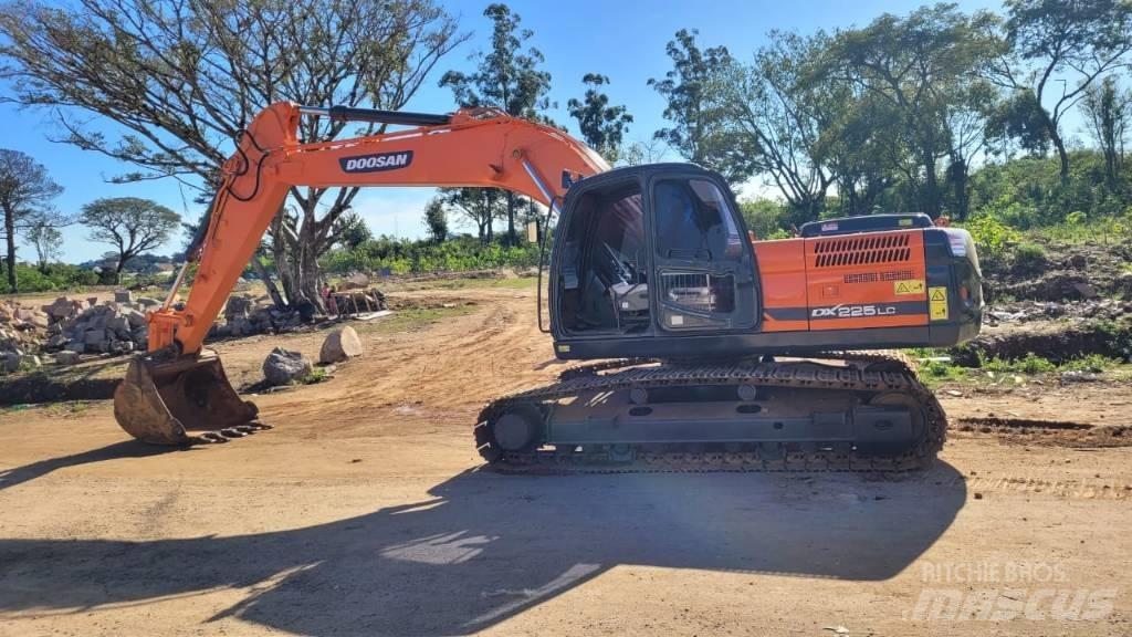 Doosan DX 225 LCA 履帶式 挖土機/掘鑿機/挖掘機
