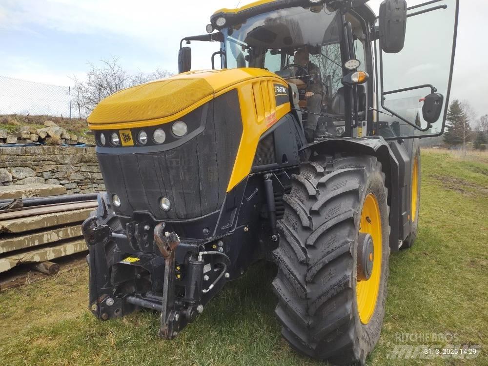 JCB Fastrac 8330 曳引機