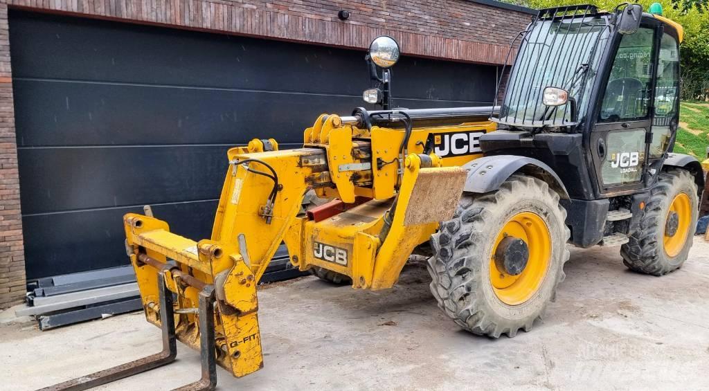 JCB 535-125 伸縮臂操作車