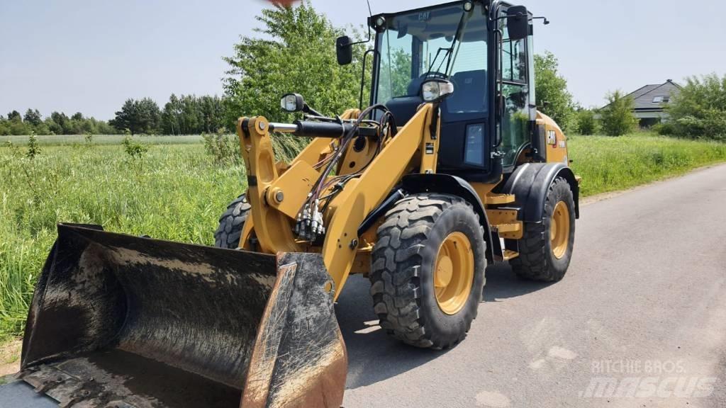 CAT 908M 輪胎式裝載機