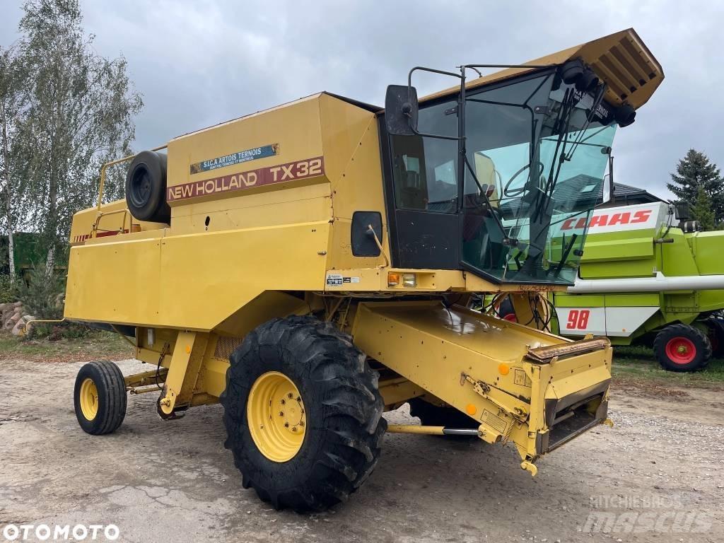New Holland TX 32 聯合收穫機