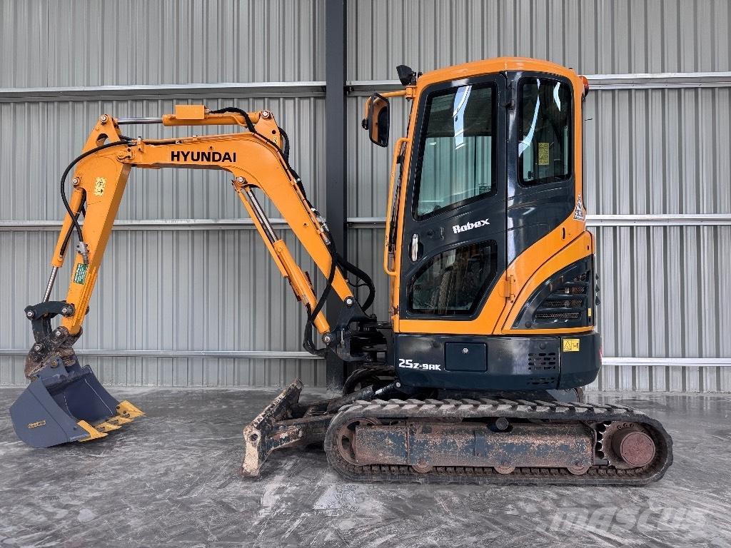 Hyundai R25Z-9 AK 小型挖土機/掘鑿機<7t(小型挖掘機)