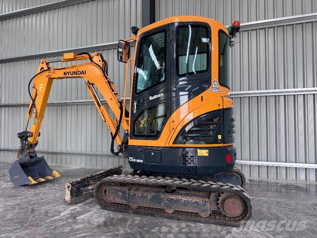 Hyundai R25Z-9 AK 小型挖土機/掘鑿機<7t(小型挖掘機)
