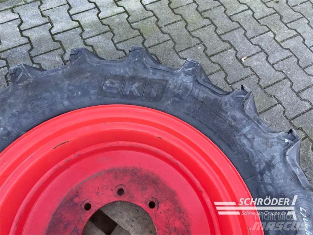 BKT 1X 320/70 R24 輪胎、車輪和輪圈