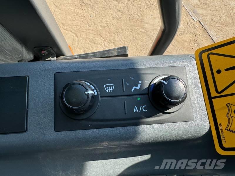 Doosan DX60E-10N NEW! 小型挖土機/掘鑿機<7t(小型挖掘機)