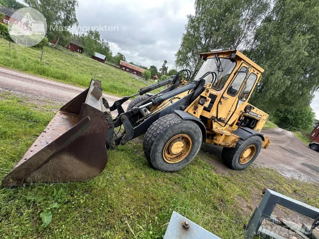 Volvo BM 4300 輪胎式裝載機