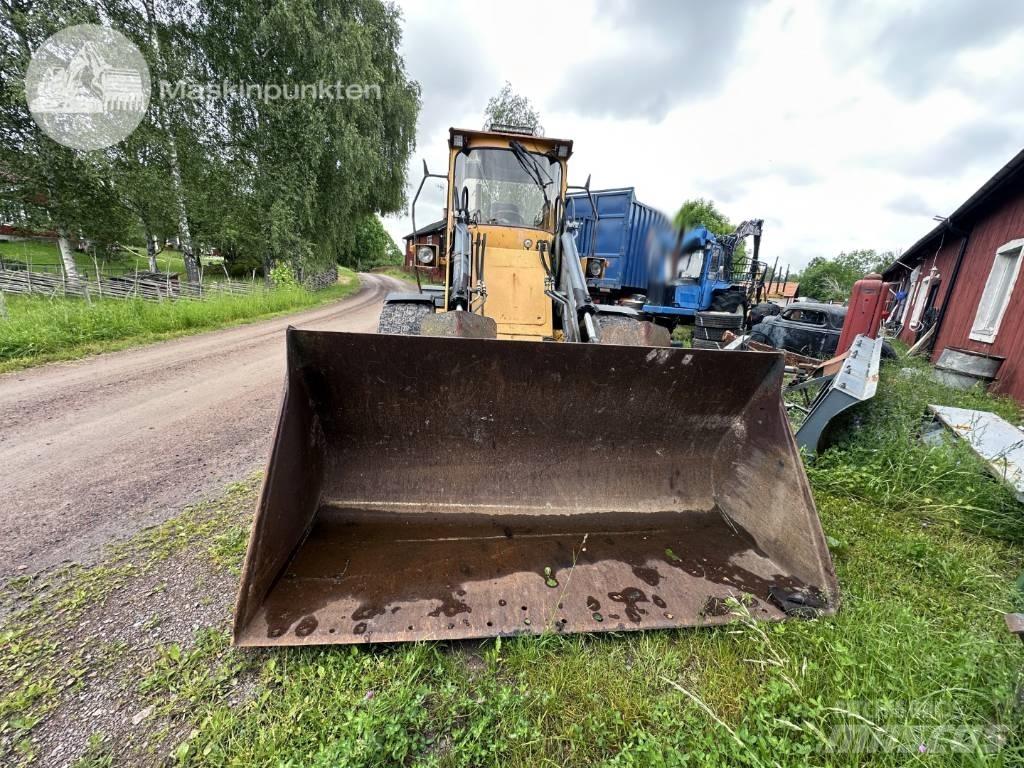 Volvo BM 4300 輪胎式裝載機