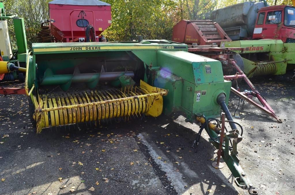 John Deere 468 方形打捆機