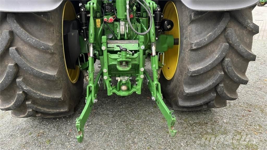 John Deere 6M240 曳引機