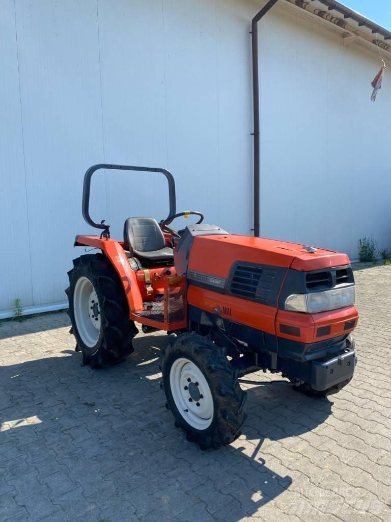 Kubota GL260 小型曳引機
