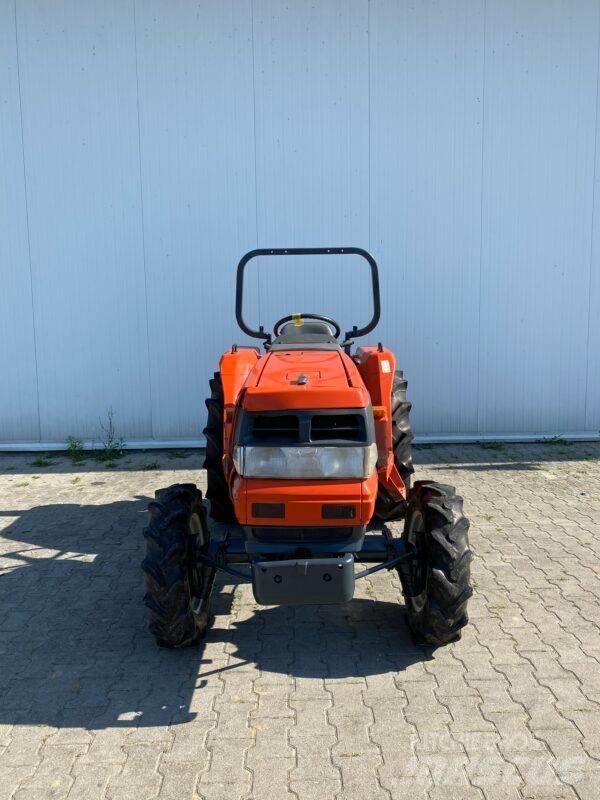 Kubota GL260 小型曳引機