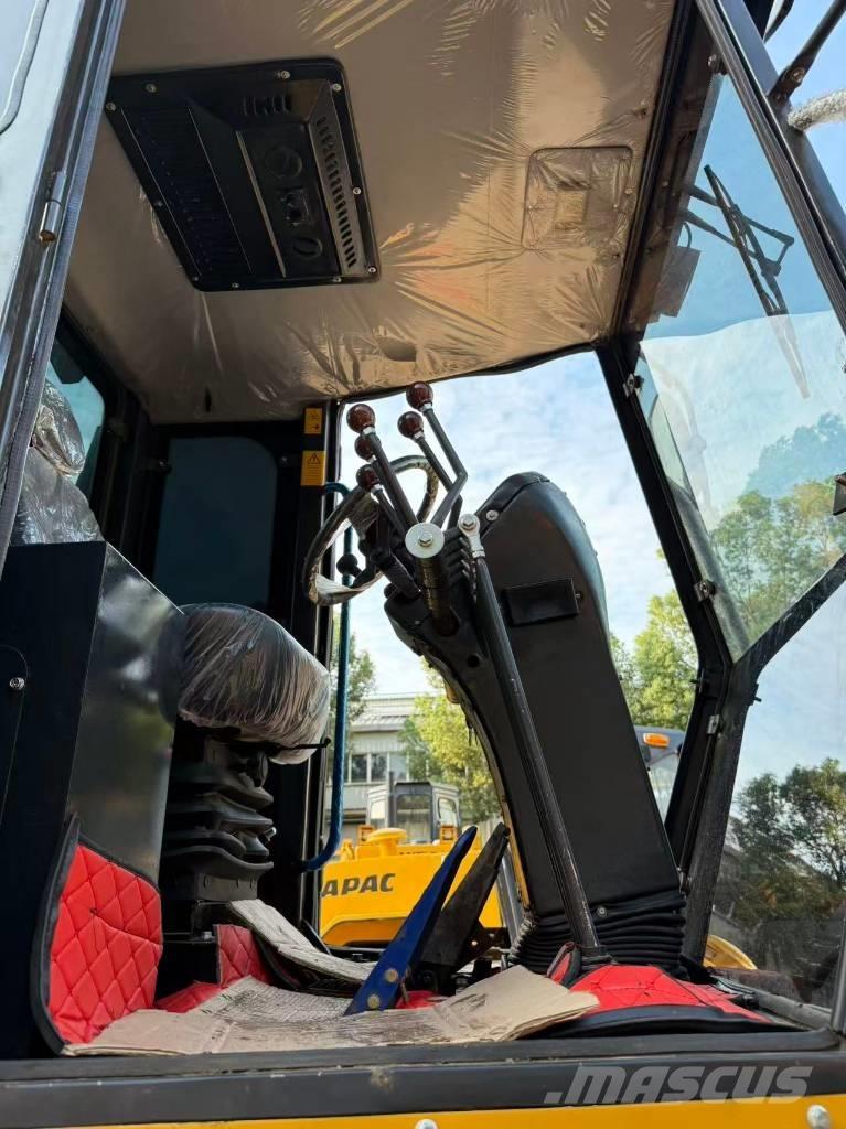 XCMG GR 1803 平土機