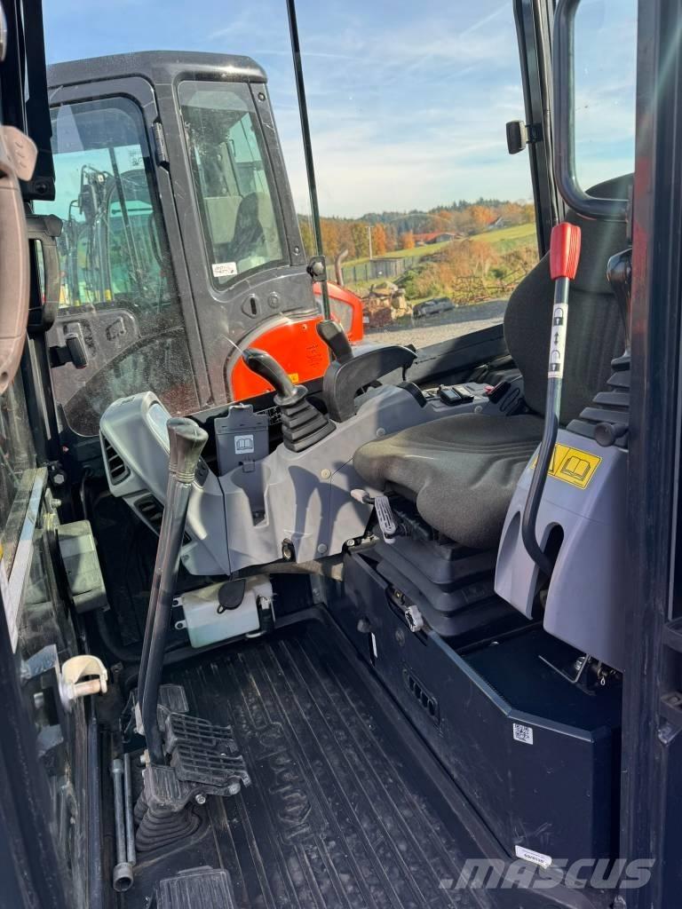 Kubota KX 027-4 小型挖土機/掘鑿機<7t(小型挖掘機)