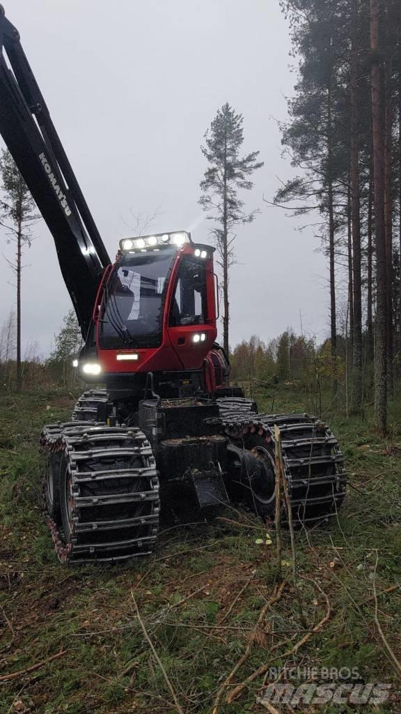 Komatsu 931 XC 收穫機