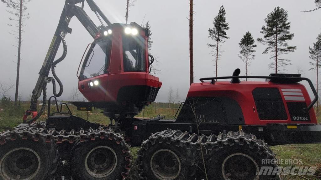 Komatsu 931 XC 收穫機