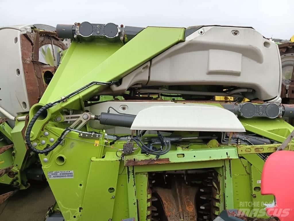 CLAAS ORBIS 750 自走式飼料採集機