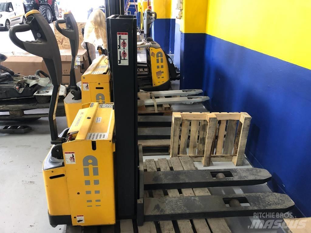 Atlet CSL 160 自走式堆積機