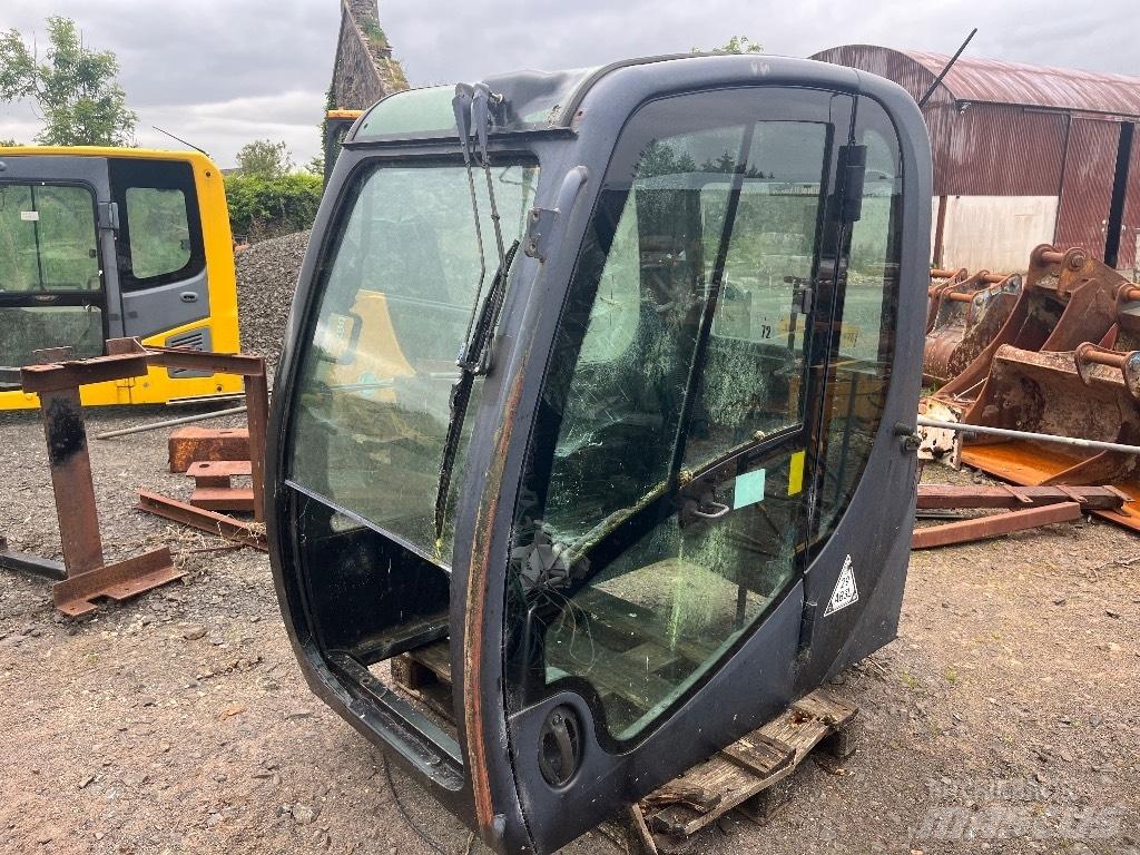 JCB JS220 Cabin / Cab 履帶式 挖土機/掘鑿機/挖掘機