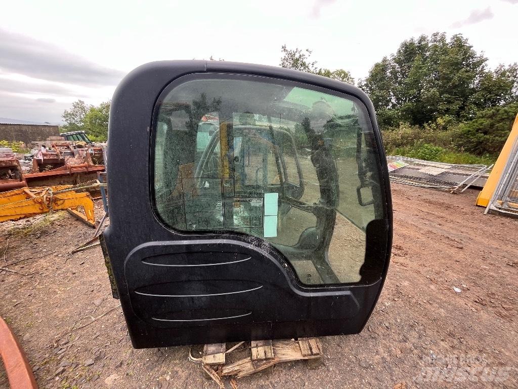 JCB JS220 Cabin / Cab 履帶式 挖土機/掘鑿機/挖掘機