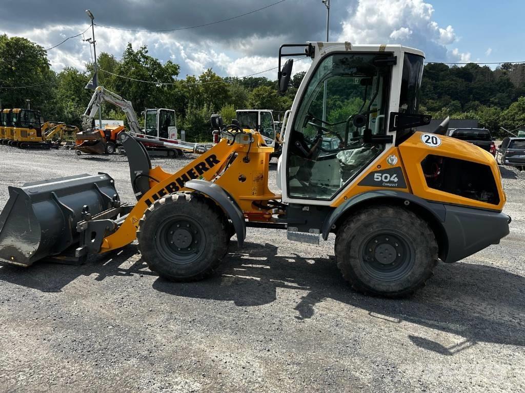 Liebherr 504 Compact 輪胎式裝載機