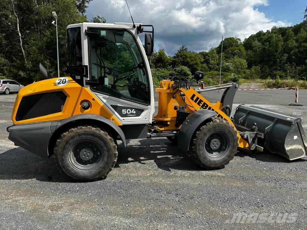 Liebherr 504 Compact 輪胎式裝載機