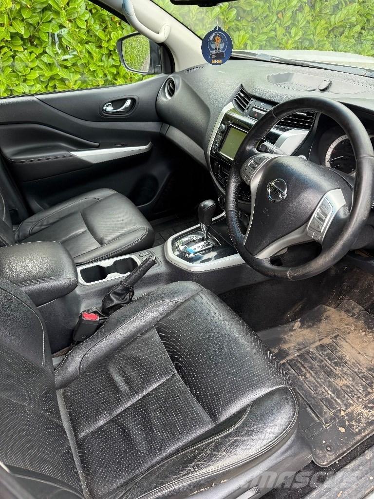 Nissan Navara 皮卡.傳統半斗卡車/側卸板