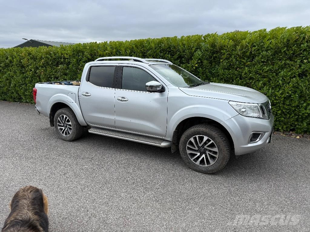 Nissan Navara 皮卡.傳統半斗卡車/側卸板