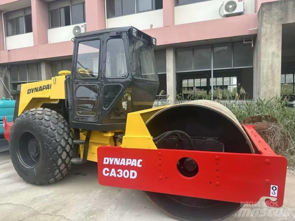 Dynapac CA 30 D 單輪滾壓機