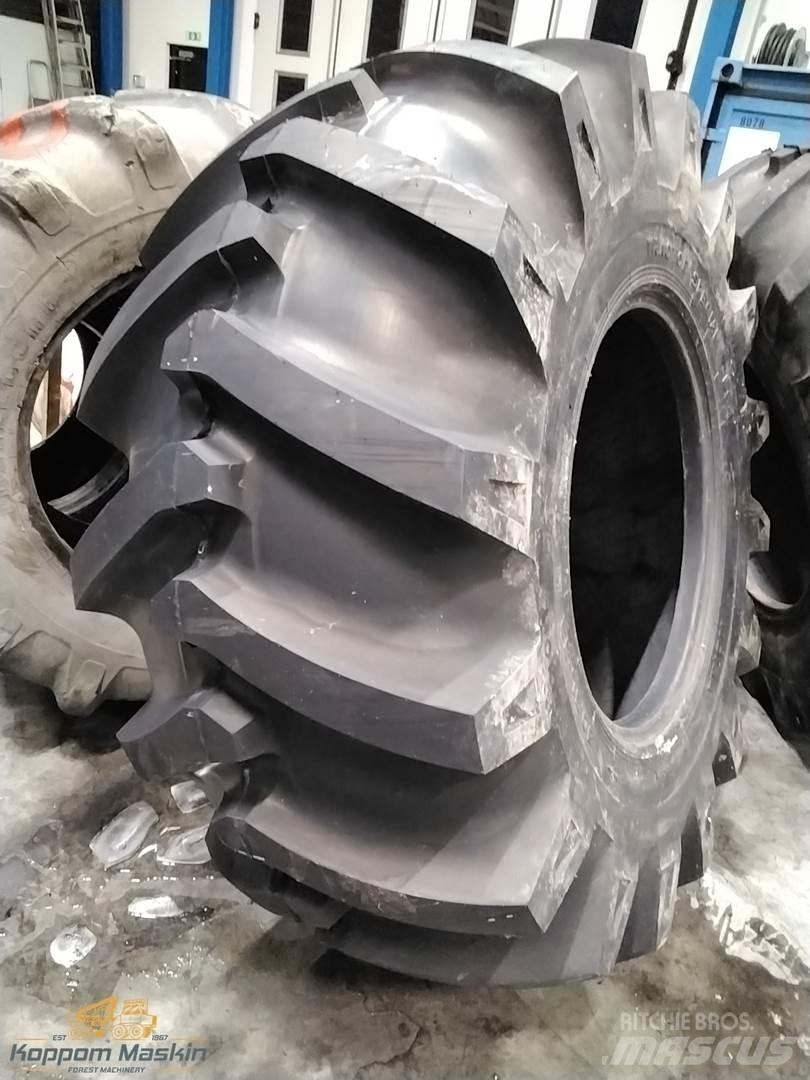 Nokian Trs 30,5-32 輪胎、車輪和輪圈