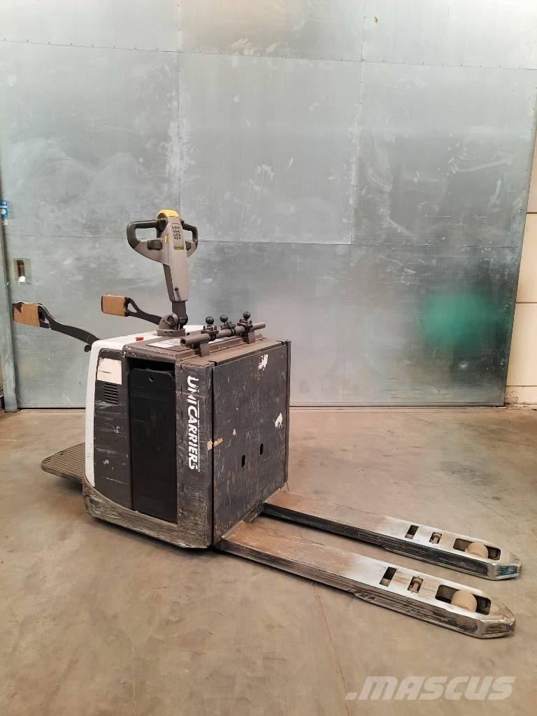 UniCarriers 200PMR 平台型低架升降機