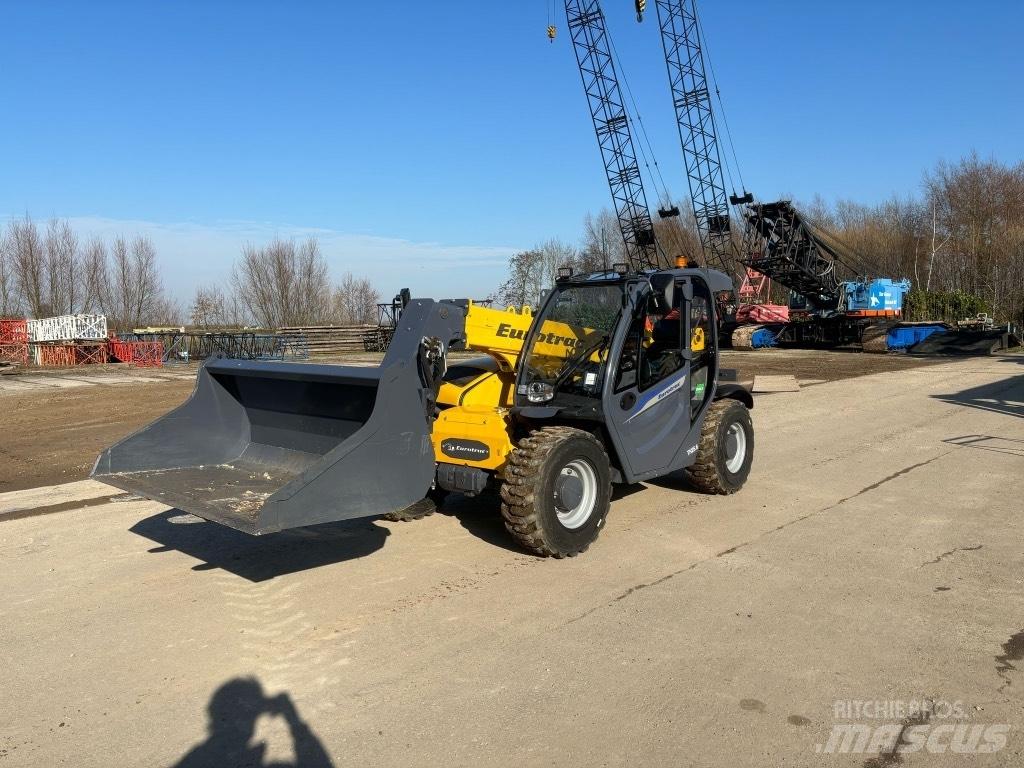 Eurotrac TH 25.6 伸縮臂操作車