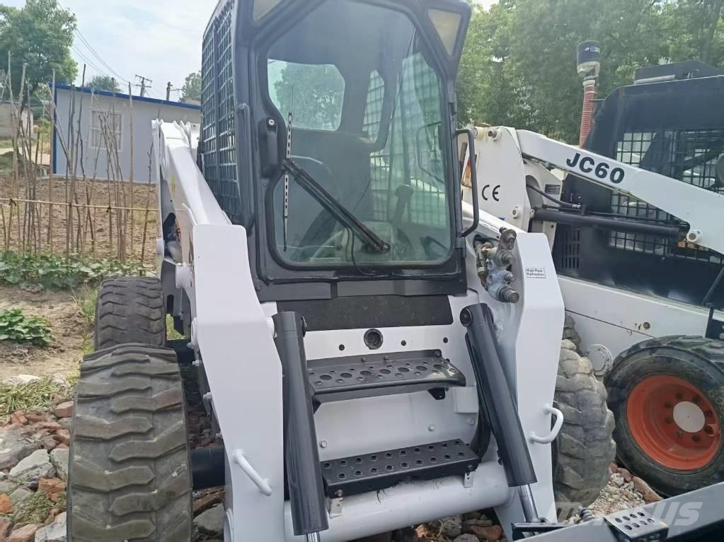Bobcat S 220 滑移轉向裝載機