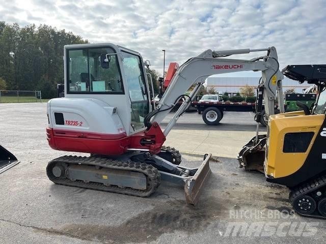 Takeuchi TB235 小型挖土機/掘鑿機<7t(小型挖掘機)