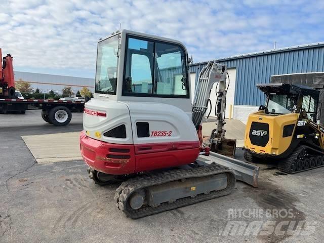 Takeuchi TB235 小型挖土機/掘鑿機<7t(小型挖掘機)