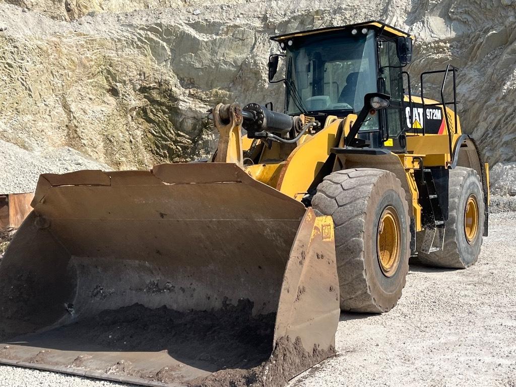 CAT 972m 輪胎式裝載機
