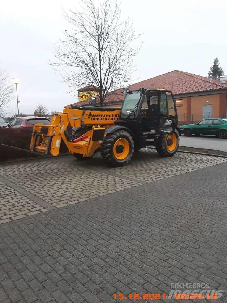 JCB 540-140 伸縮臂操作車