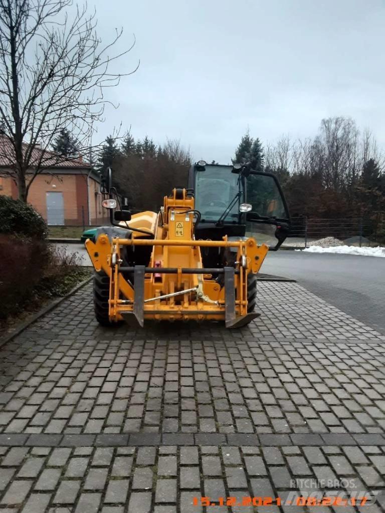 JCB 540-140 伸縮臂操作車