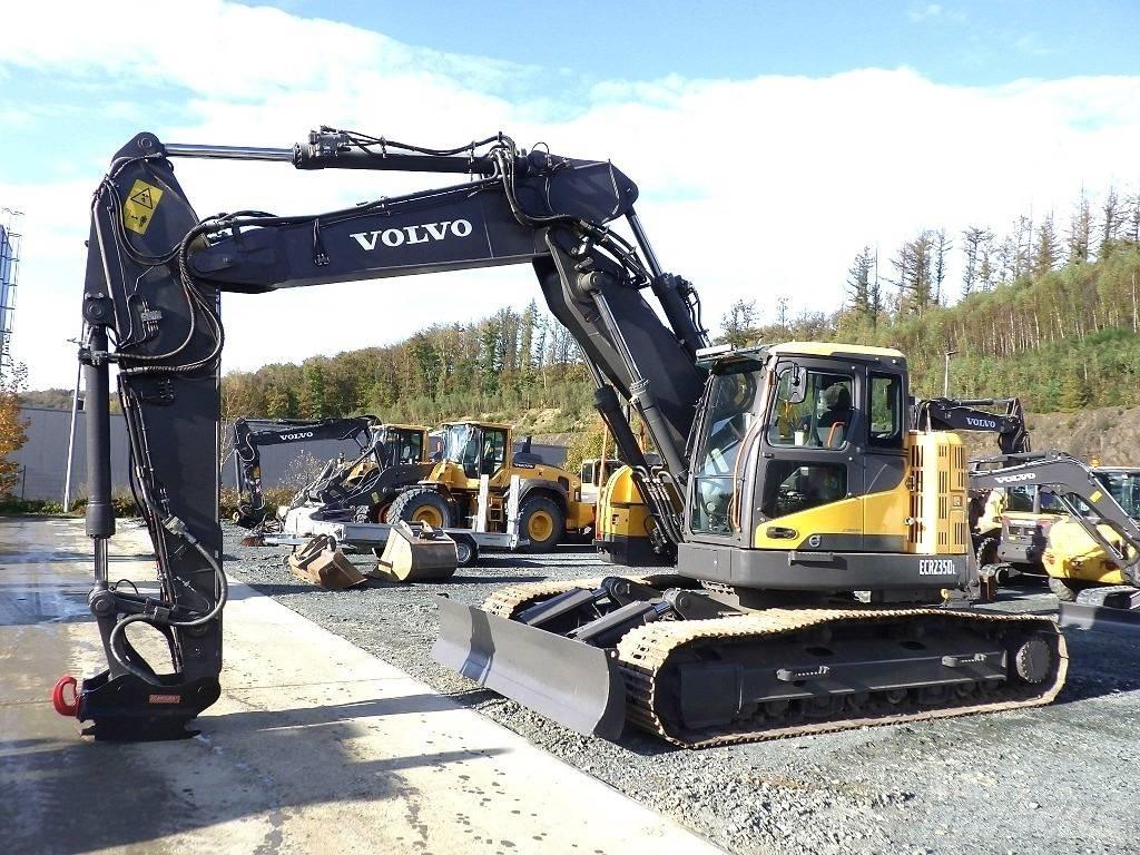 Volvo ECR 235 D 履帶式 挖土機/掘鑿機/挖掘機