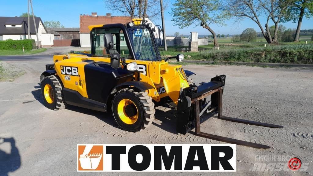 JCB 525-60 伸縮臂操作車