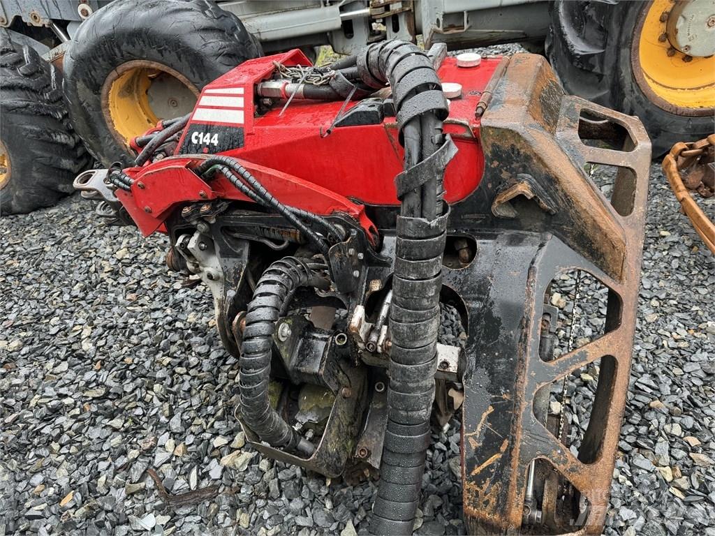 Komatsu C 144 除枝機