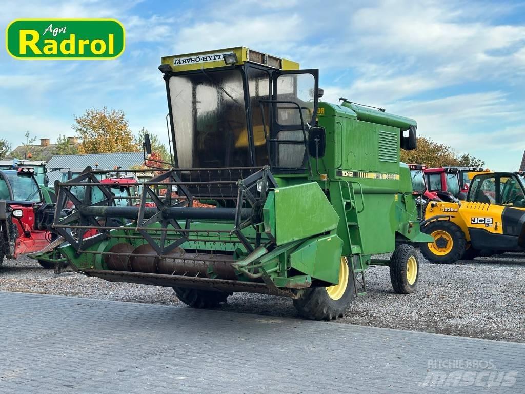 John Deere 1042 聯合收穫機